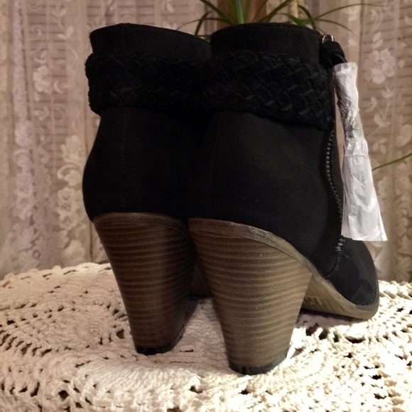 Faux Suede Black Ankle Boot NEW Stacked Heel - Picture 5 of 10